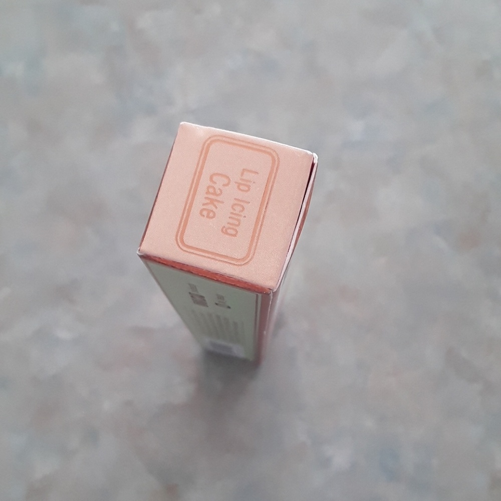 LIP ICING in CAKE Pixi × Chloe Monello - Picture 6 of 8